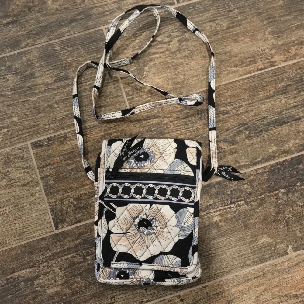 NEW Vera Bradley Black White Swing Bag Floral